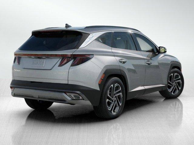 Photo of 2025 Shimmering Silver Hyundai TUCSON Hybrid