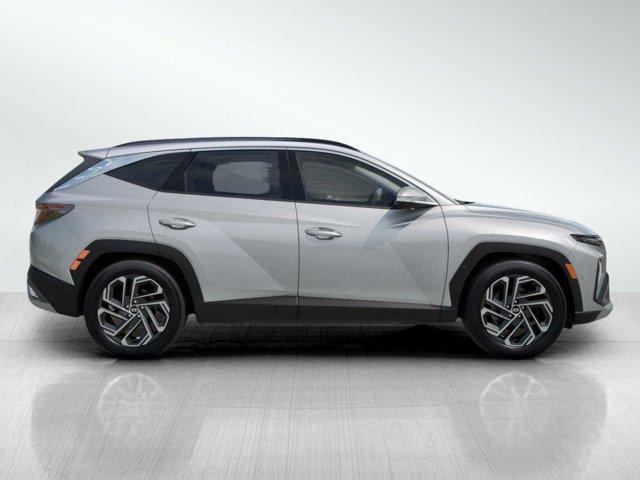 Photo of 2025 Shimmering Silver Hyundai TUCSON Hybrid
