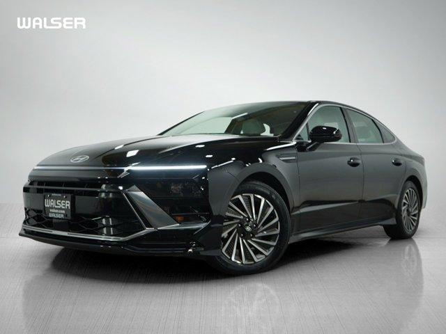 Photo of 2024 Black Hyundai SONATA Hybrid