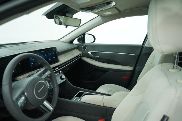 Photo of 2024 Black Hyundai SONATA Hybrid
