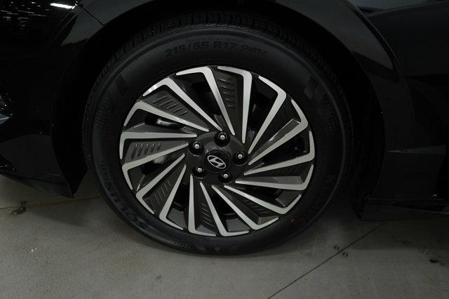 Photo of 2024 Black Hyundai SONATA Hybrid