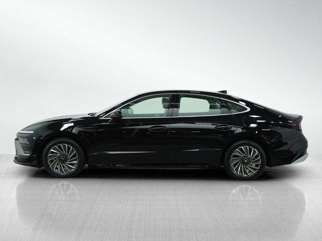Photo of 2024 Black Hyundai SONATA Hybrid