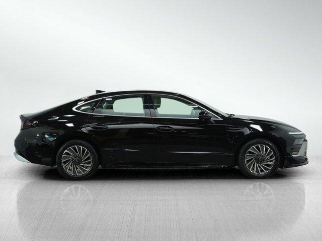 Photo of 2024 Black Hyundai SONATA Hybrid