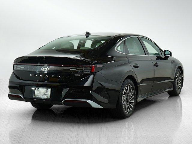 Photo of 2024 Black Hyundai SONATA Hybrid