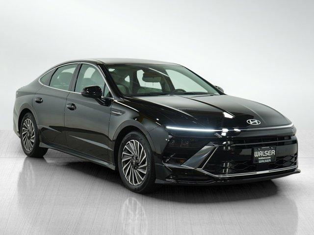 Photo of 2024 Black Hyundai SONATA Hybrid