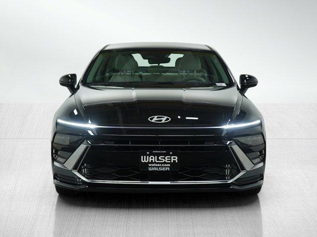 Photo of 2024 Black Hyundai SONATA Hybrid