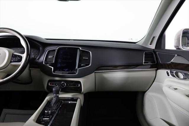 Photo of 2017 Luminous Sand Metallic Volvo XC90