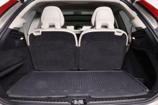 Photo of 2017 Luminous Sand Metallic Volvo XC90