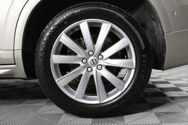 Photo of 2017 Luminous Sand Metallic Volvo XC90