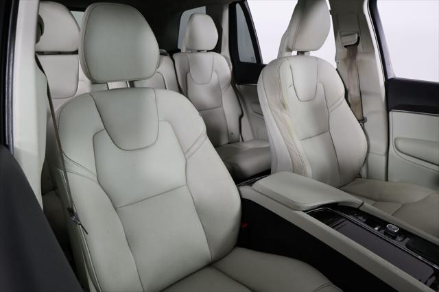 Photo of 2017 Luminous Sand Metallic Volvo XC90