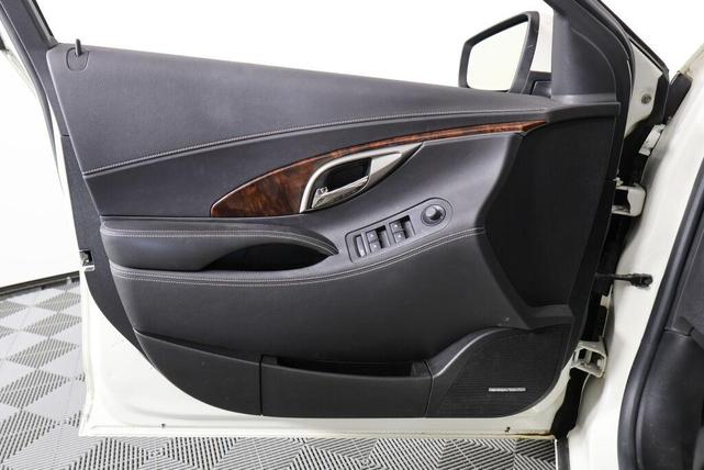 Photo of 2012 Summit White Buick LaCrosse