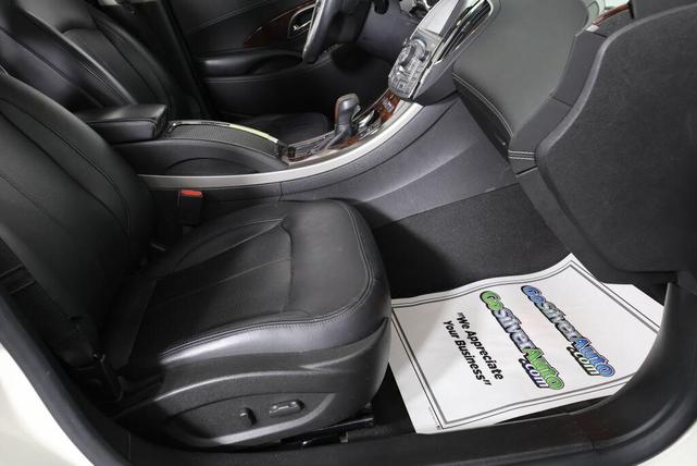 Photo of 2012 Summit White Buick LaCrosse