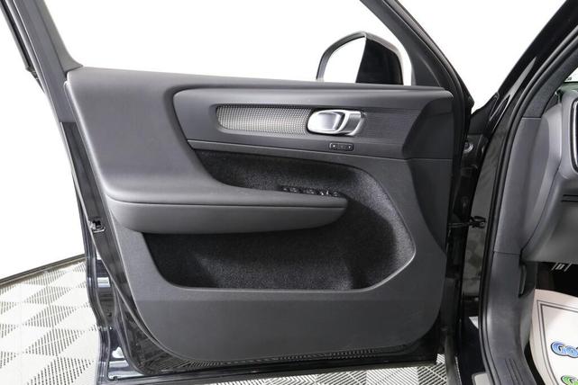 Photo of 2022 Black Stone Volvo XC40