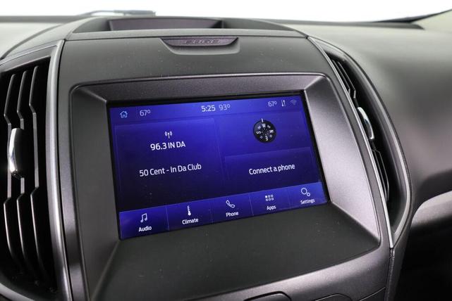 Photo of 2020 Agate Black Ford Edge