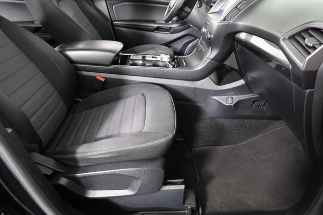 Photo of 2020 Agate Black Ford Edge