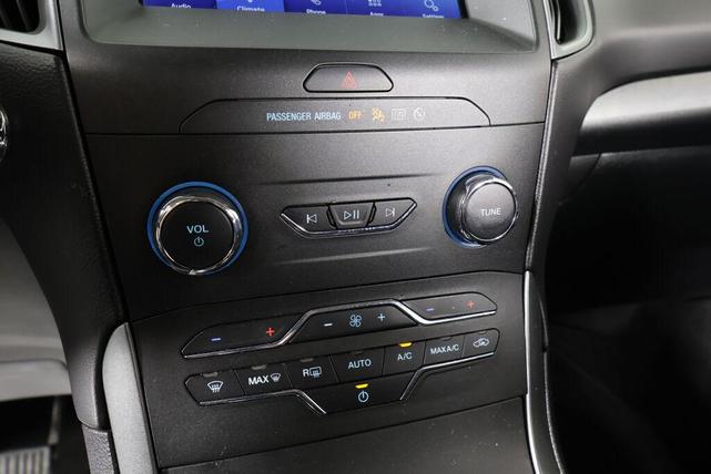 Photo of 2020 Agate Black Ford Edge