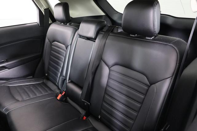 Photo of 2020 Agate Black Ford Edge