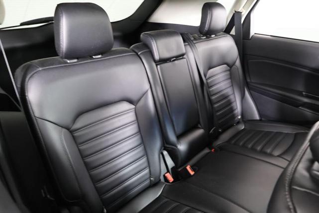Photo of 2020 Agate Black Ford Edge