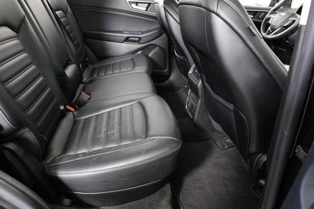 Photo of 2020 Agate Black Ford Edge