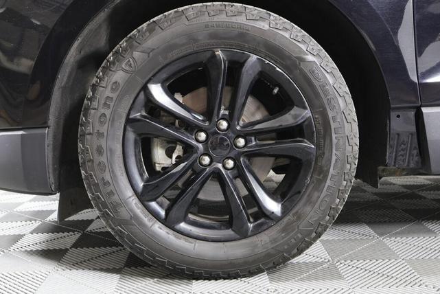 Photo of 2020 Agate Black Ford Edge