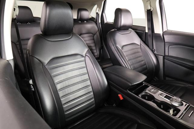 Photo of 2020 Agate Black Ford Edge