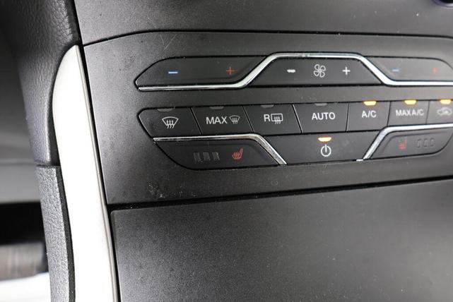 Photo of 2020 Agate Black Ford Edge