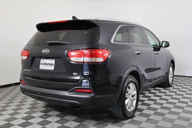 Photo of 2017 Ebony Black Kia Sorento