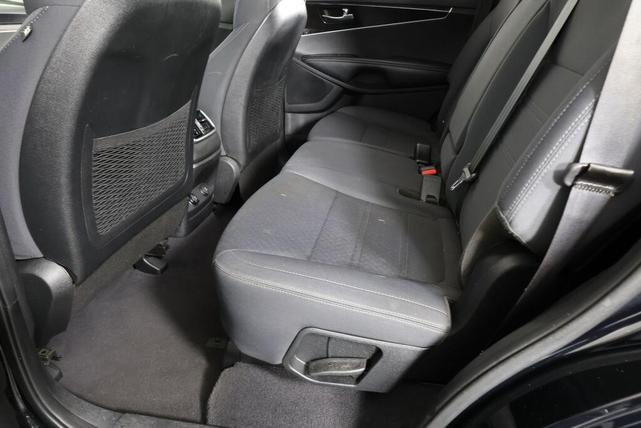 Photo of 2017 Ebony Black Kia Sorento