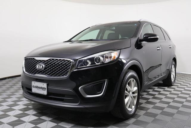 Photo of 2017 Ebony Black Kia Sorento