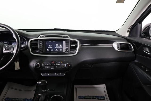Photo of 2017 Ebony Black Kia Sorento