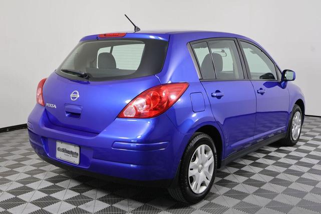Photo of 2011 Arctic Blue Nissan Versa