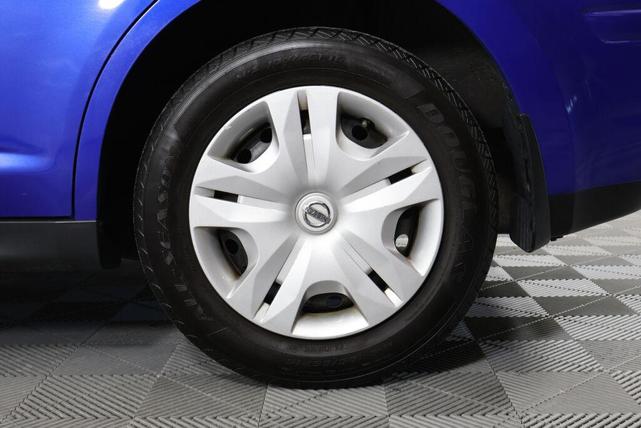 Photo of 2011 Arctic Blue Nissan Versa