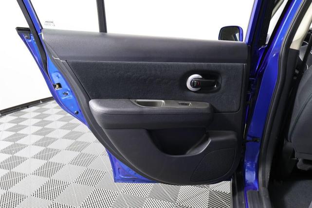 Photo of 2011 Arctic Blue Nissan Versa