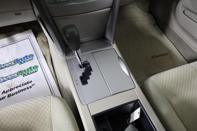 Photo of 2007 Desert Sand Mica Toyota Camry Hybrid