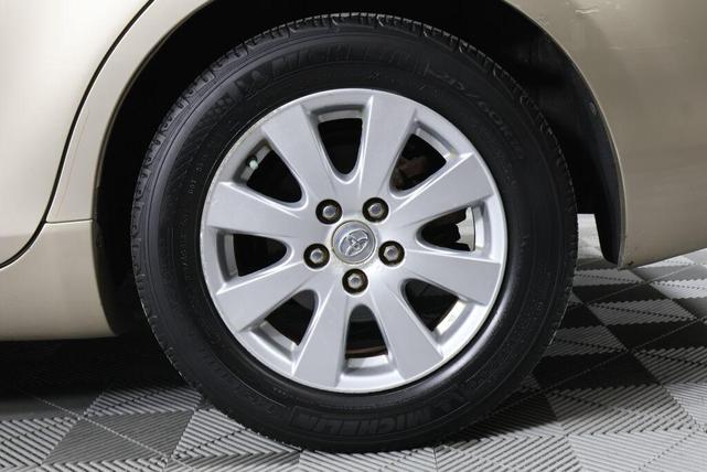 Photo of 2007 Desert Sand Mica Toyota Camry Hybrid