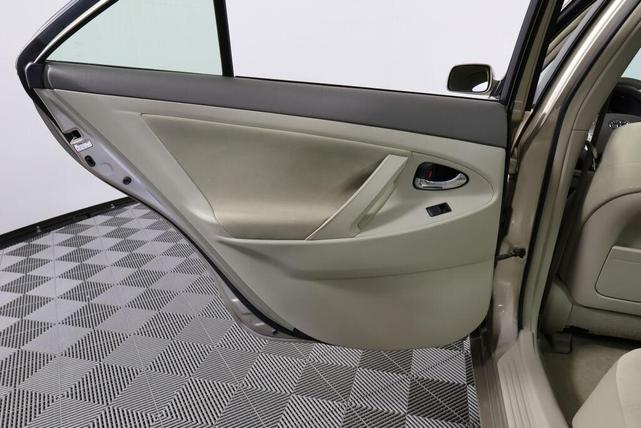 Photo of 2007 Desert Sand Mica Toyota Camry Hybrid