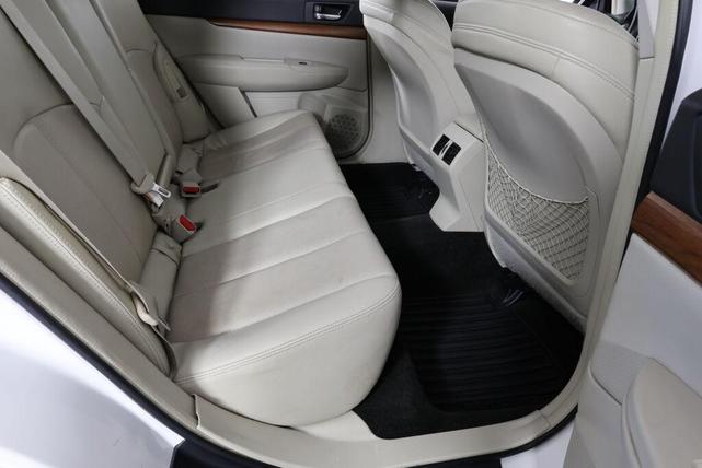 Photo of 2014 Satin White Pearl Subaru Outback