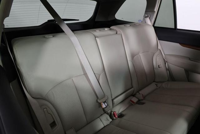 Photo of 2014 Satin White Pearl Subaru Outback
