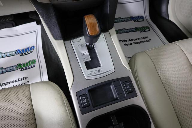 Photo of 2014 Satin White Pearl Subaru Outback