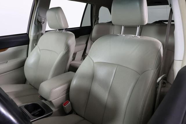 Photo of 2014 Satin White Pearl Subaru Outback