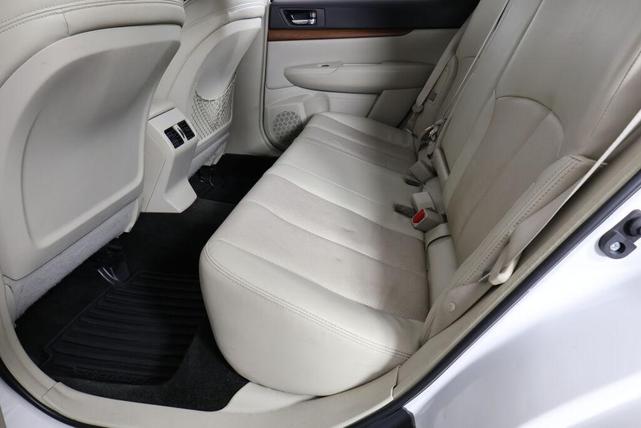 Photo of 2014 Satin White Pearl Subaru Outback