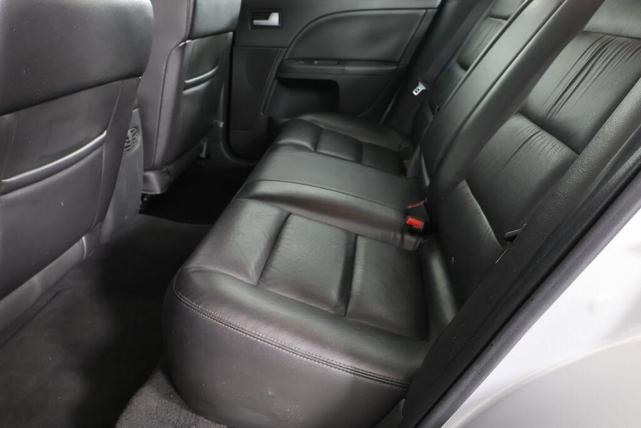 Photo of 2005 Silver Frost Clearcoat Metallic Ford Five Hundred