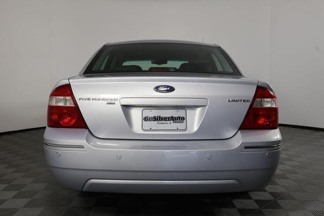 Photo of 2005 Silver Frost Clearcoat Metallic Ford Five Hundred