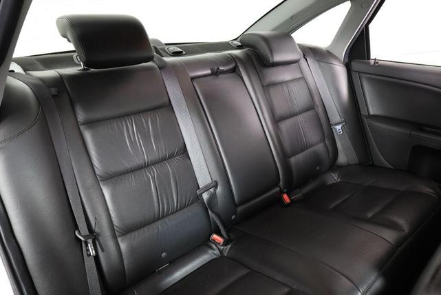 Photo of 2005 Silver Frost Clearcoat Metallic Ford Five Hundred