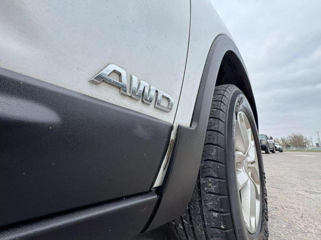 Photo of 2015 White Kia Sorento