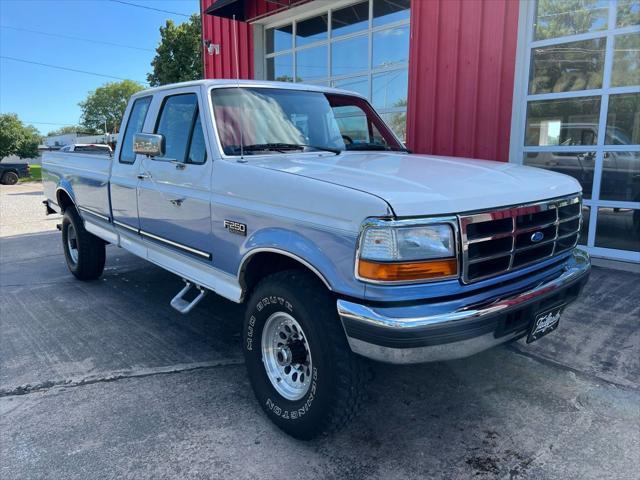 Photo of 1996 White Ford F-250
