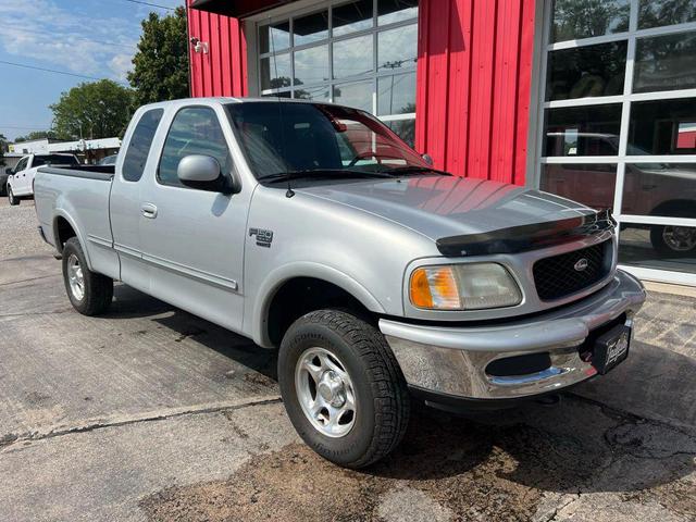 Photo of 1998 Gray Ford F-150