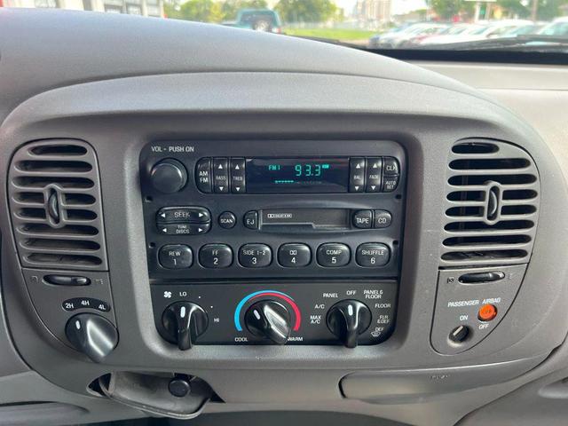 Photo of 1998 Gray Ford F-150