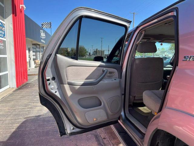 Photo of 2001 Silver Toyota Sequoia