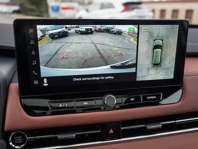 Photo of 2025 White Diamond / Black Mitsubishi Outlander